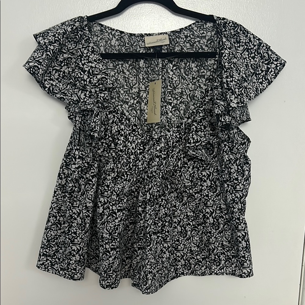 Black and White Floral Women's Top